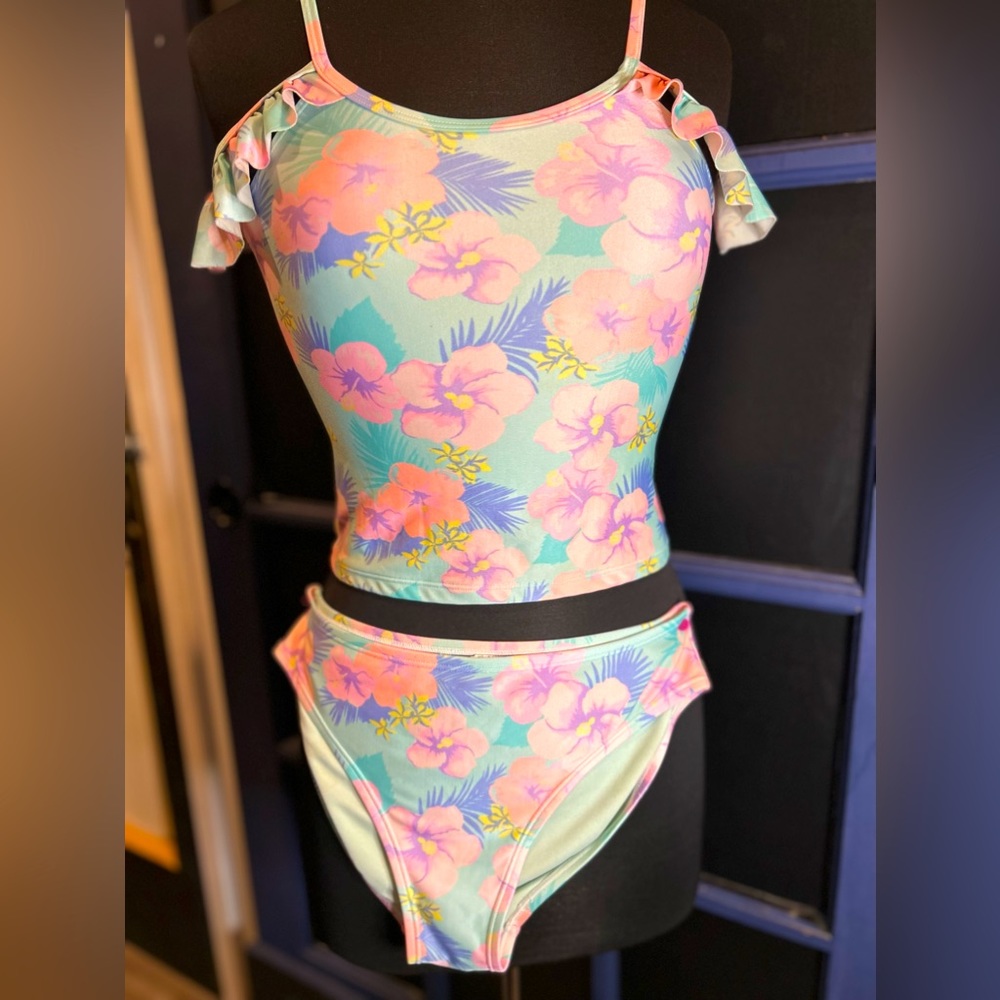 Girls swimsuit top/bottom